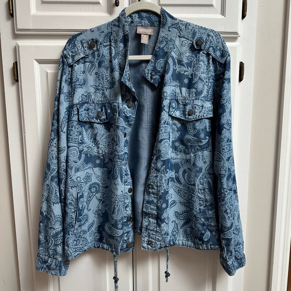Chico’s Patch Floral Chambray Lyocell Utility Jacket Size 2 or Large